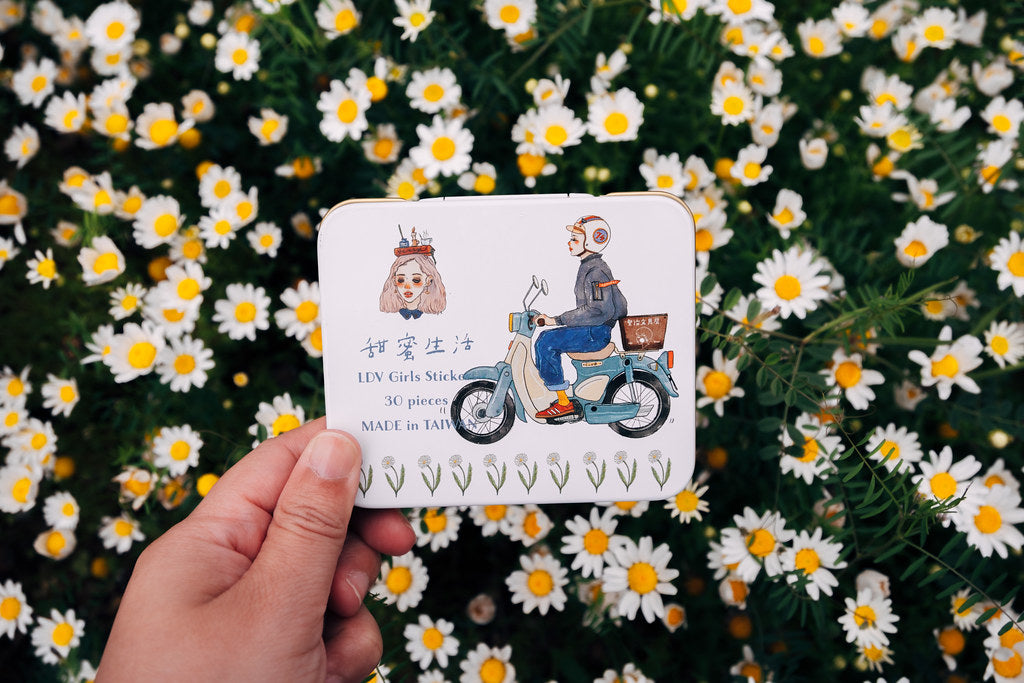 La Dolce Vita - We Move Forward Happily Tin Box Sticker Set