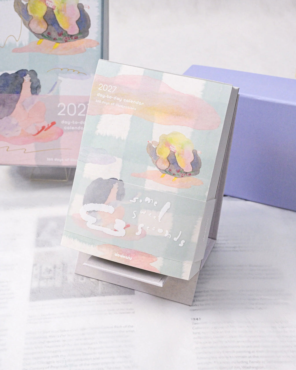 Dodolulu - 2027 365 Day-to-day Desk Calendar with Illustrations and Moon Phase
