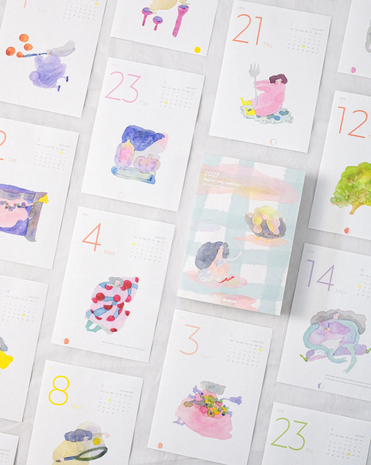 Dodolulu - 2027 365 Day-to-day Desk Calendar with Illustrations and Moon Phase