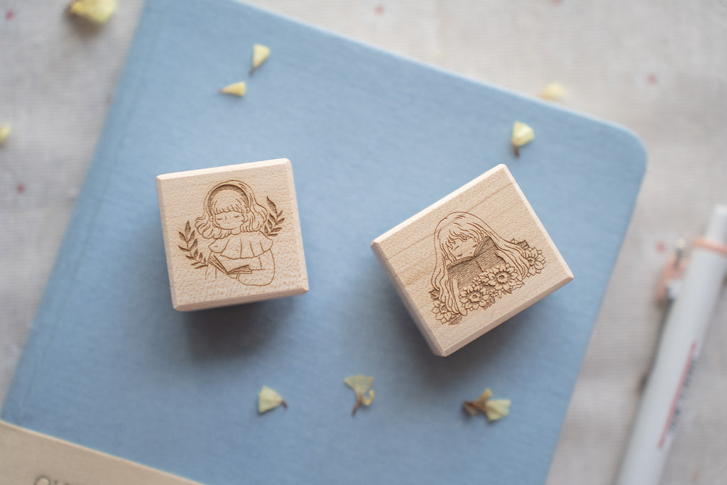 Sho Little Happiness - Reading in Sunflower Field Rubber Stamp