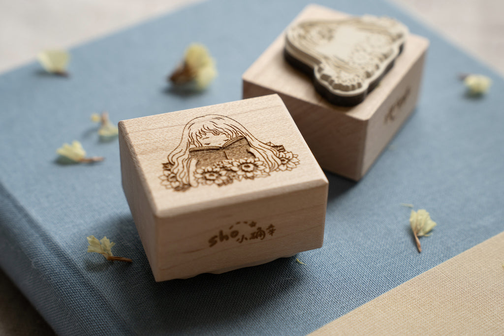 Sho Little Happiness - Reading in Sunflower Field Rubber Stamp