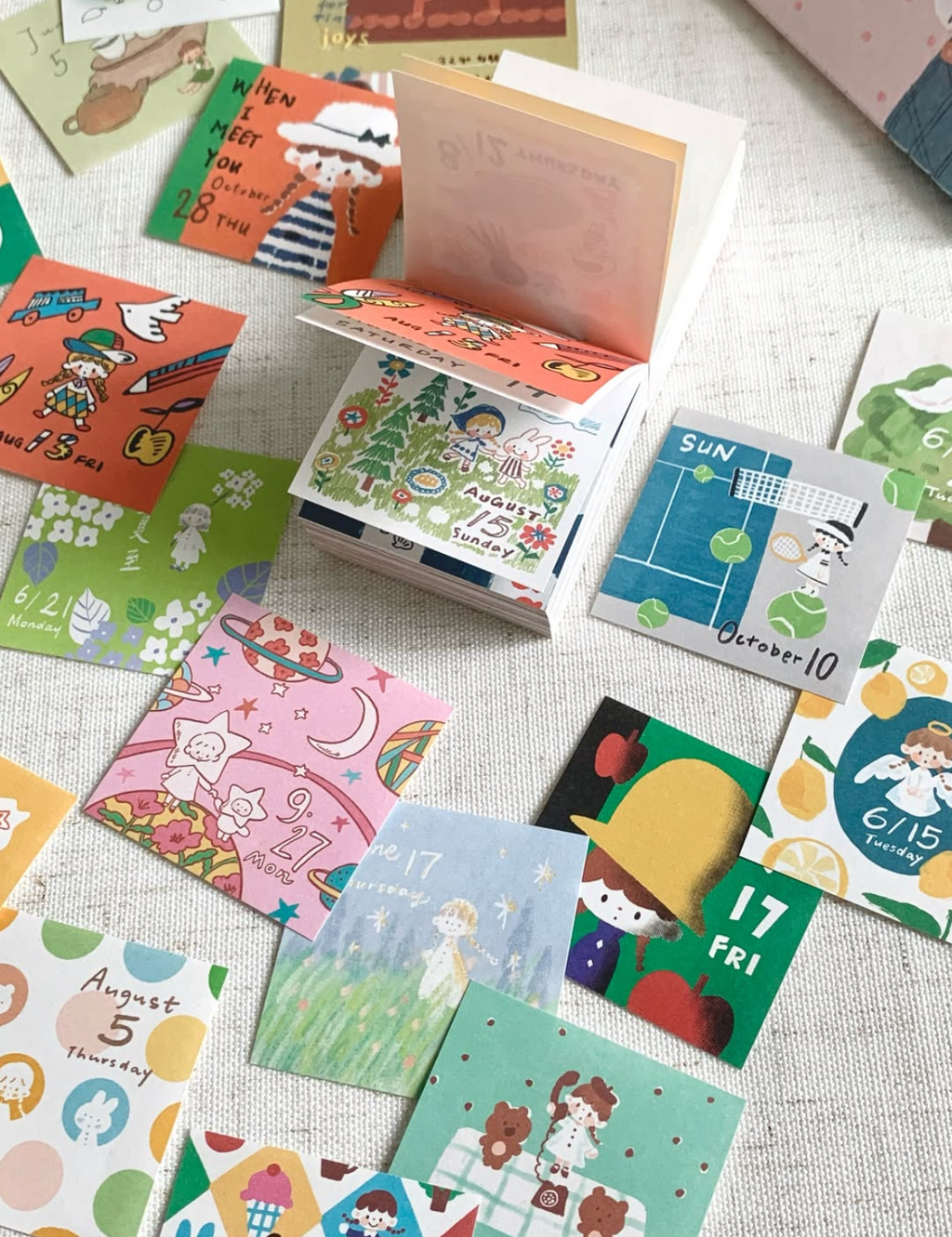 [Pre-Order] Zzoton - 365 Daily Calendar 2027 [Mini Size] with Stand