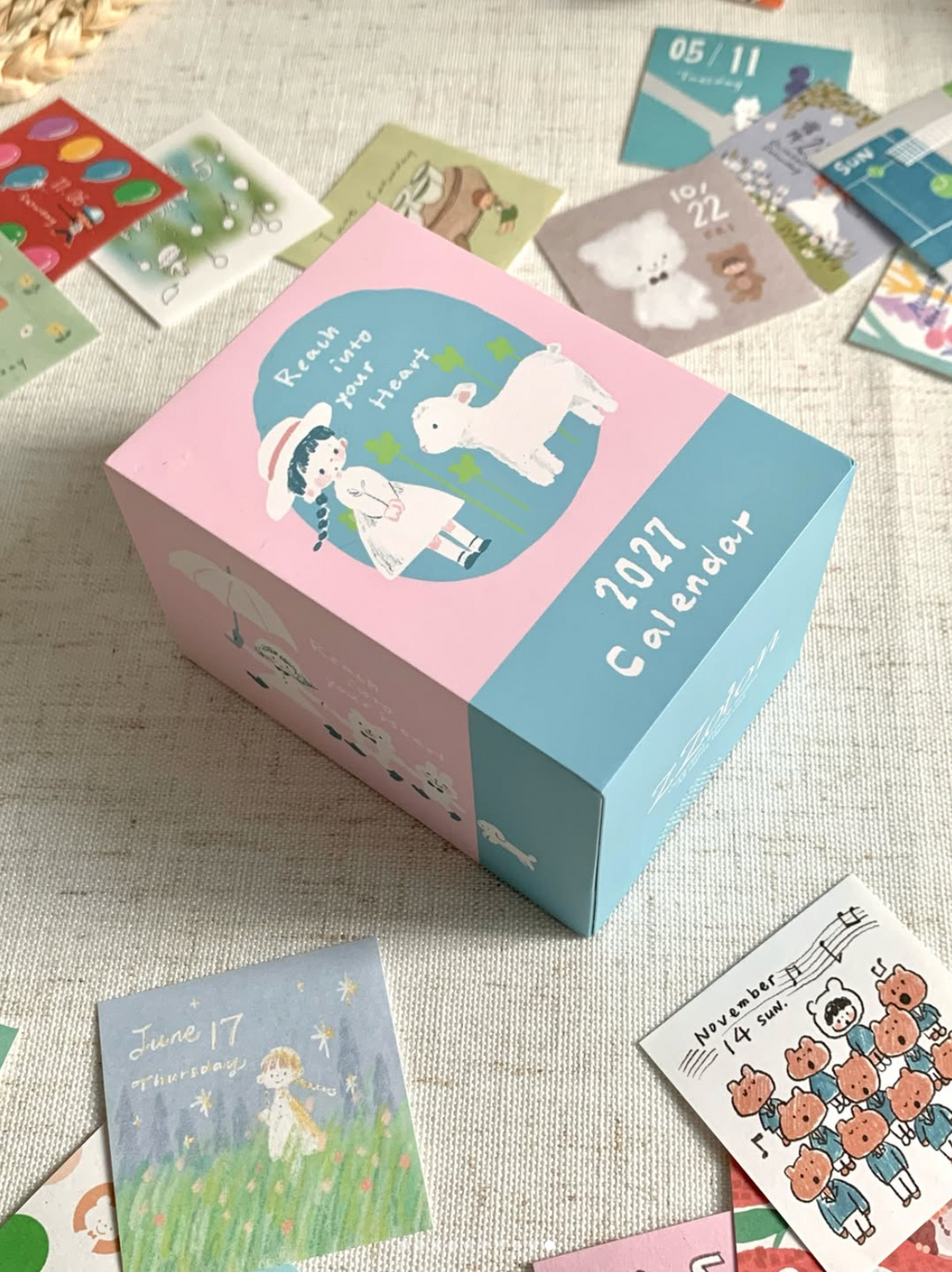 [Pre-Order] Zzoton - 365 Daily Calendar 2027 [Mini Size] with Stand