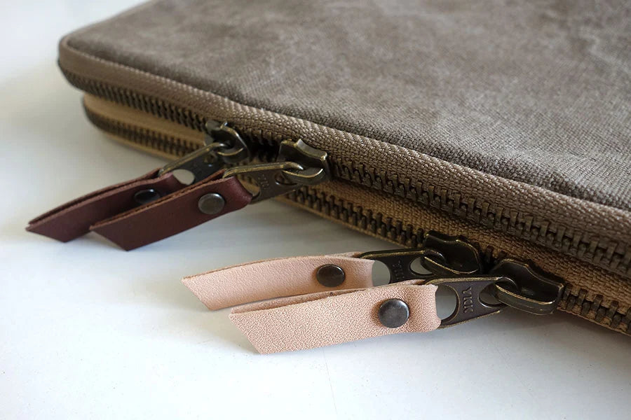 Yuruliku - FLAT Pen Tool Case / Brown