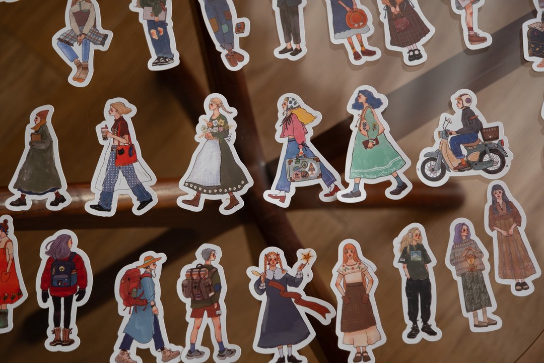 La Dolce Vita - We Move Forward Happily Tin Box Sticker Set
