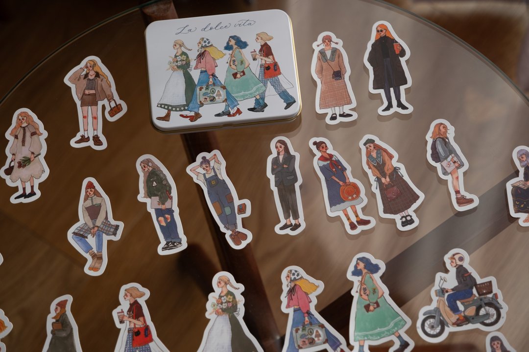 La Dolce Vita - We Move Forward Happily Tin Box Sticker Set