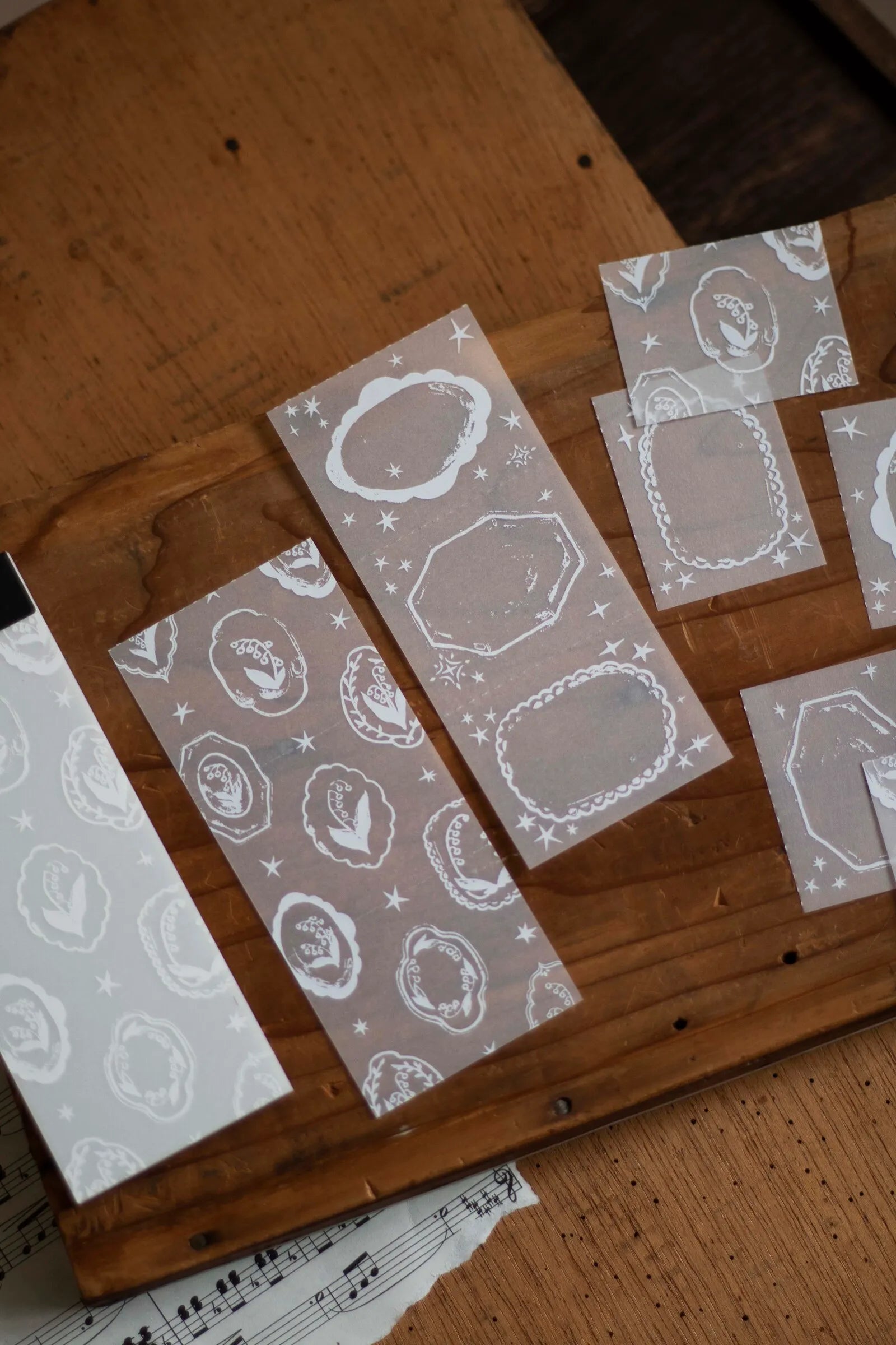 Loi Design - Flower Tray Tracing Paper Memo Pad