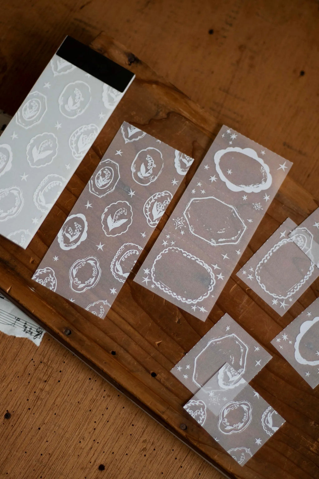 Loi Design - Flower Tray Tracing Paper Memo Pad