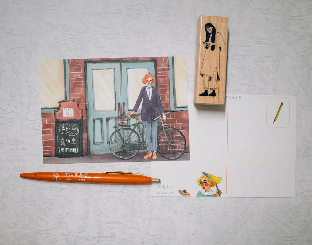 La Dolce Vita - Writing Room Postcard